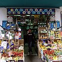 048a Zo maar een groente winkel in Monreale